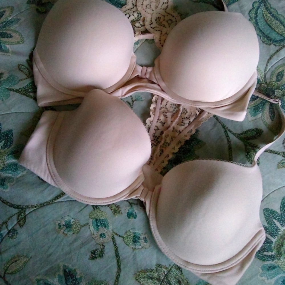 EUC 2 for 1 Body by Victoria bras, 34D